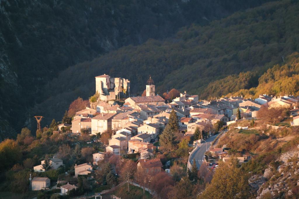Au Pied du Château Gréolières-les-Neiges Extérieur photo