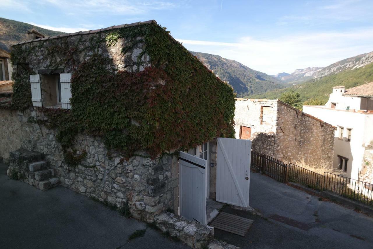 Au Pied du Château Gréolières-les-Neiges Extérieur photo